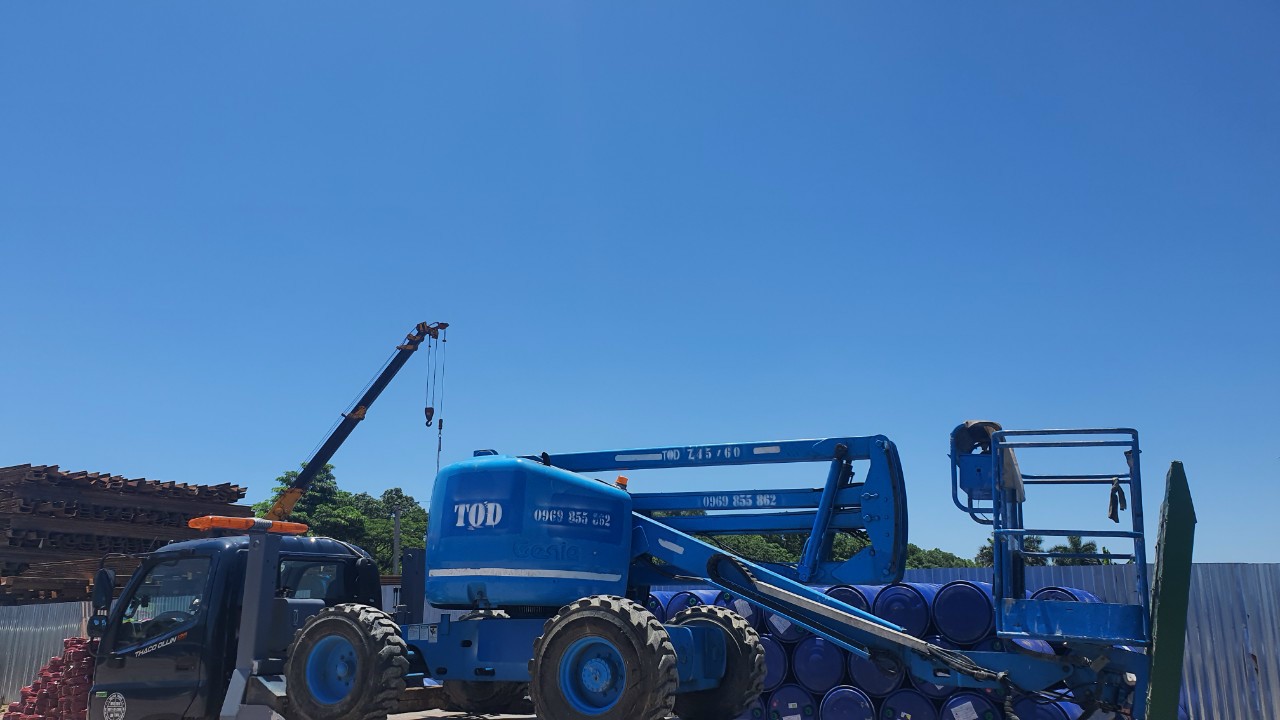 Xe boom 16m z45 phục vụ khách hàng trong dịch bệnh và nắng nóng