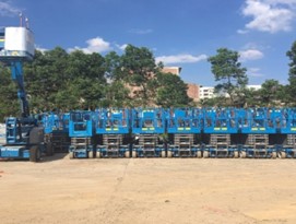 Xe nâng người cắt kéo lên thẳng