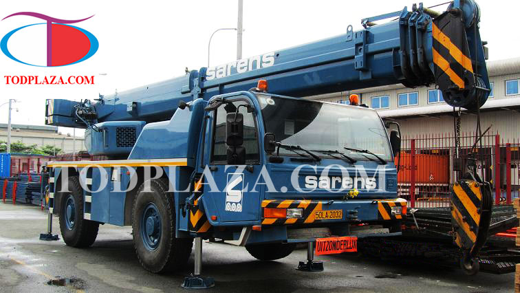 Cẩu bánh lốp 35 tấn