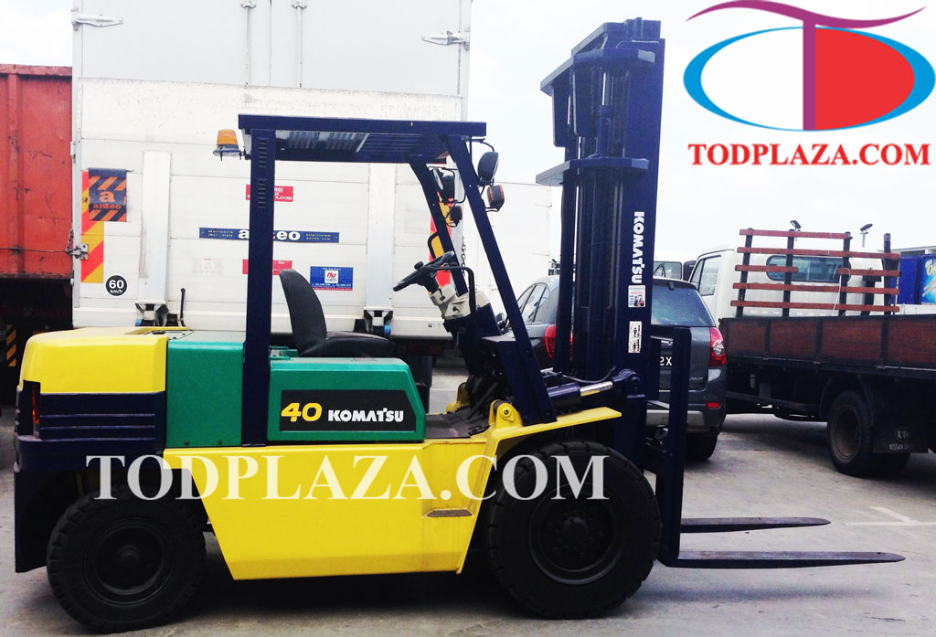 Xe nâng hàng KOMATSU 4 tấn