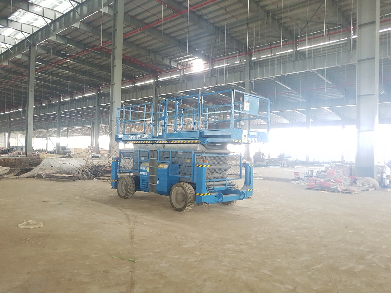 Cho thuê xe nâng người tại Vinfast Hải Phòng